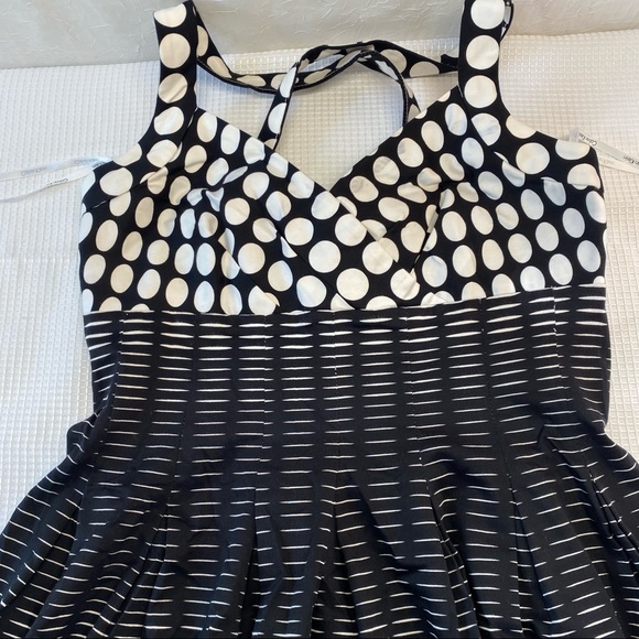 Calvin Klein Geometric Circle Print Black & White Dress Size 4 - Picture 13 of 16